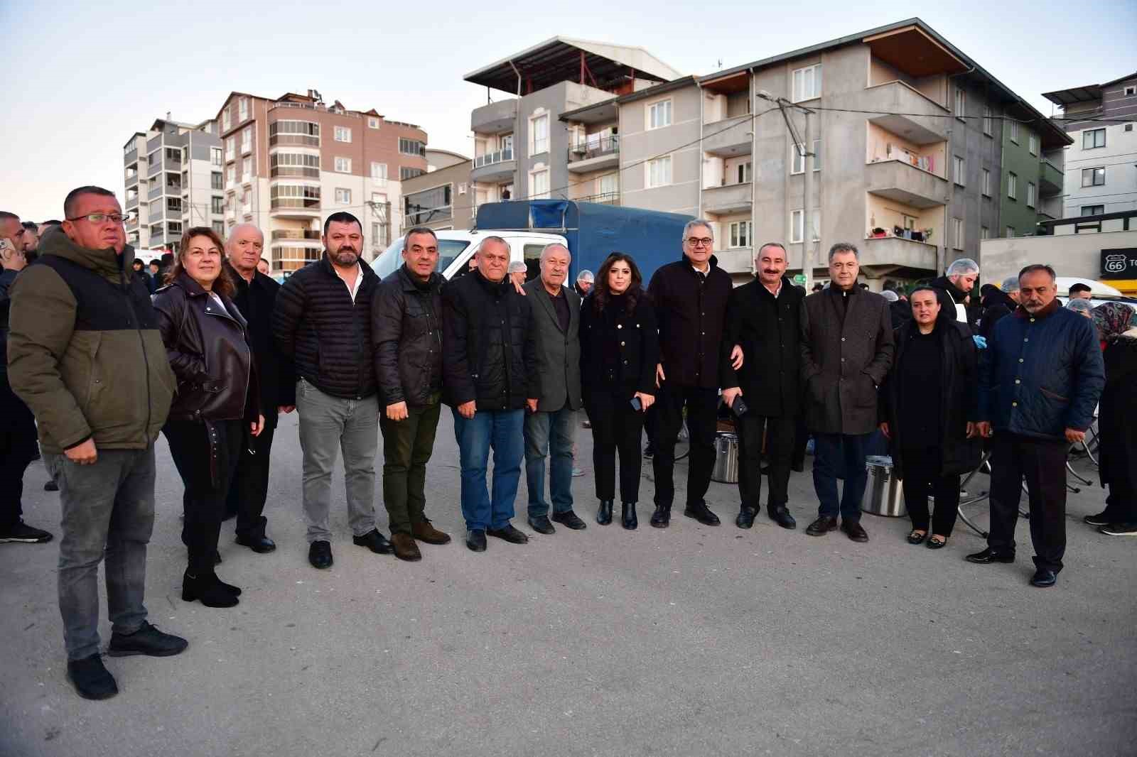 Osmangazi&rsquo;de g&ouml;n&uuml;l sofraları Ge&ccedil;it Mahallesi&rsquo;nde kuruldu
