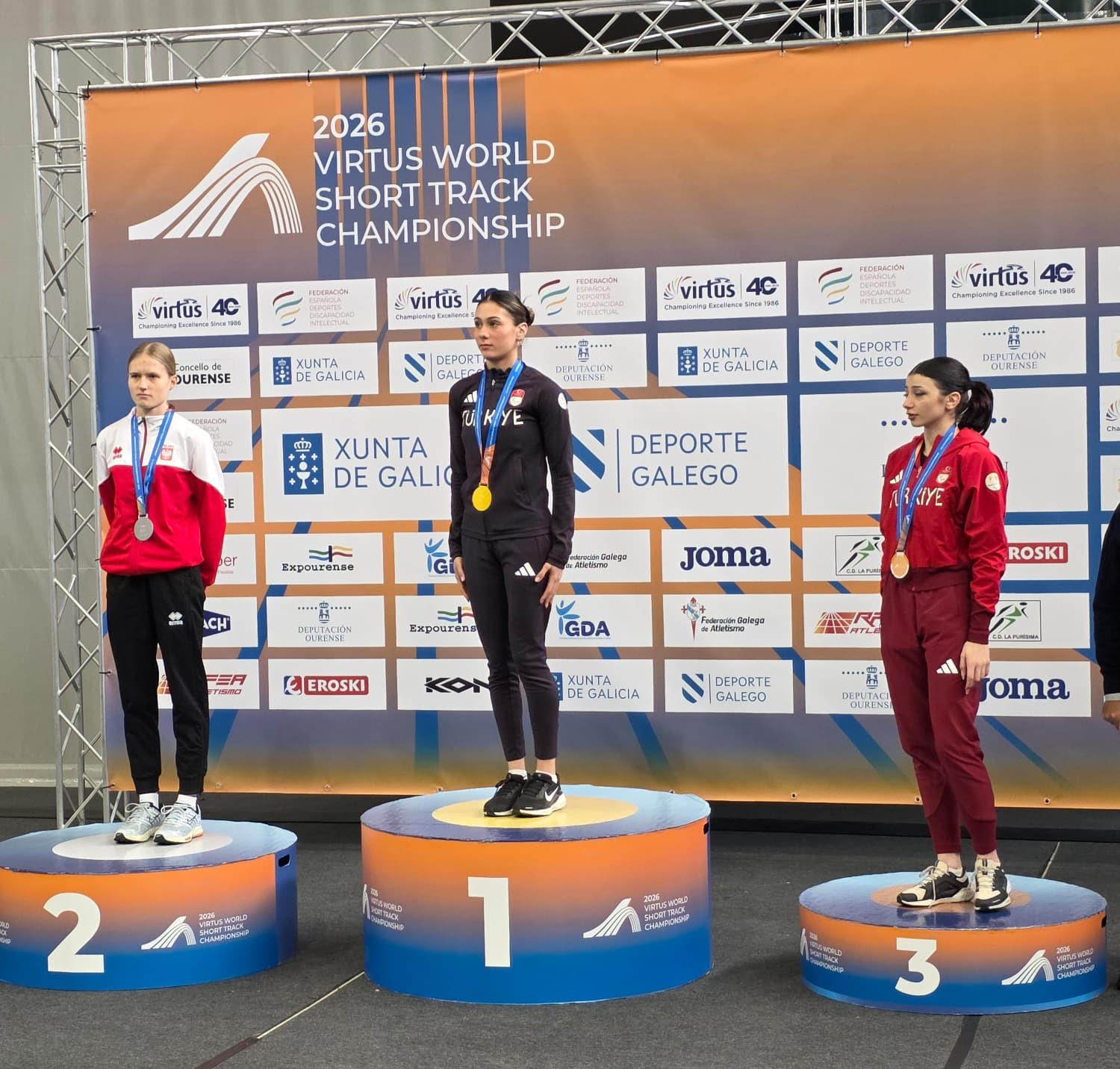 Milli sporcu Aysel &Ouml;nder tarih yazdı
