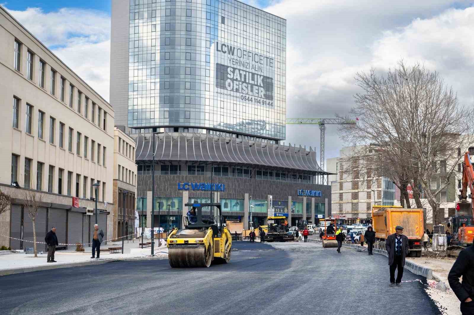 Başkan Er: "Kışla caddesi-kız meslek lisesi arası önümüzdeki hafta trafiğe açılacak"