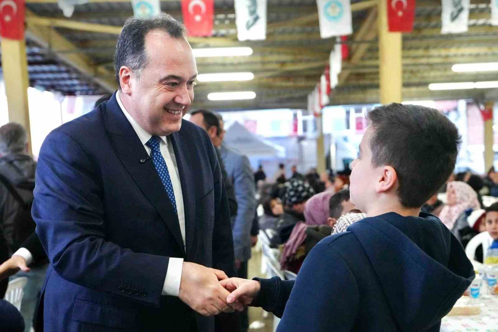 Manisa B&uuml;y&uuml;kşehir&rsquo;in iftar sofrası Kırkağa&ccedil;&rsquo;ta kuruldu
