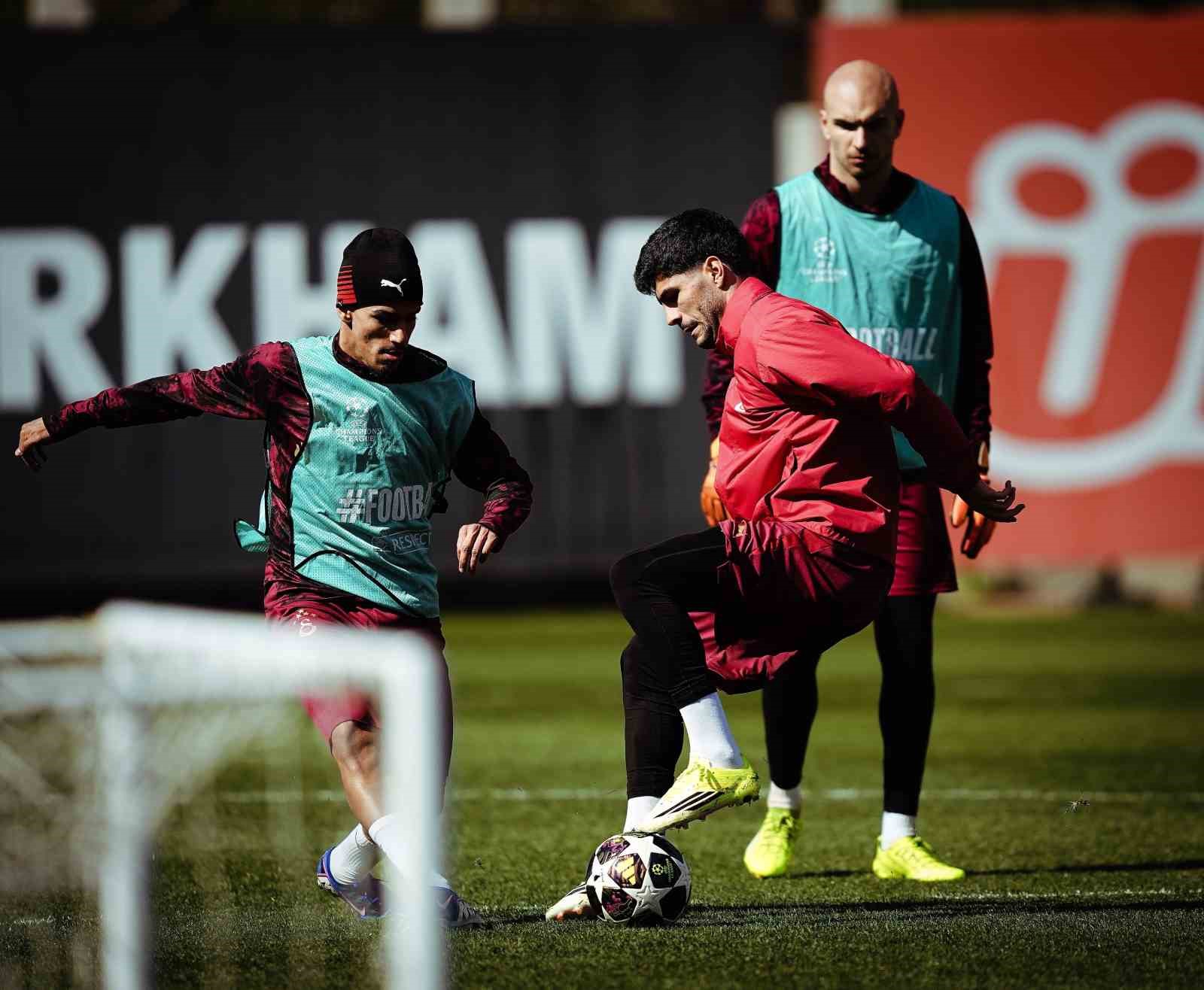 Galatasaray, Liverpool maçı hazırlıklarına başladı