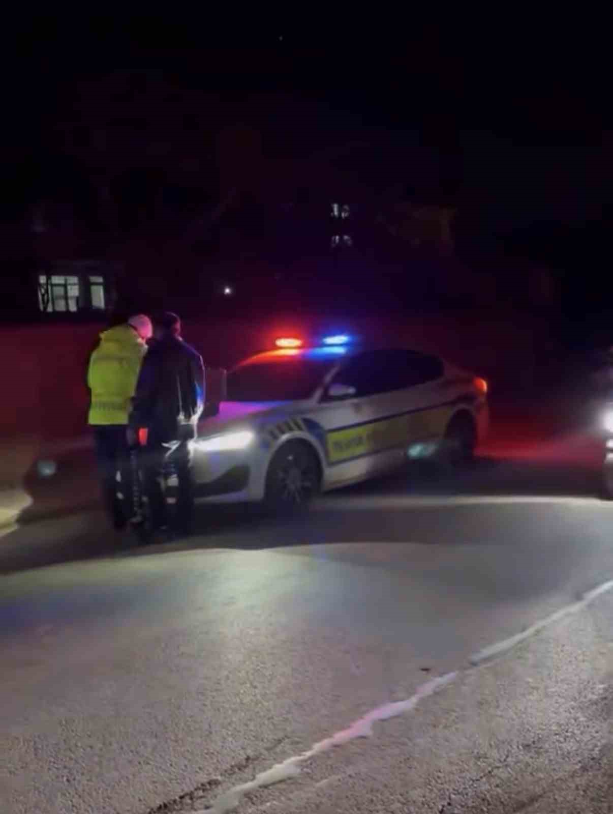 Kavşakta otomobiller &ccedil;arpıştı: 4 yaralı
