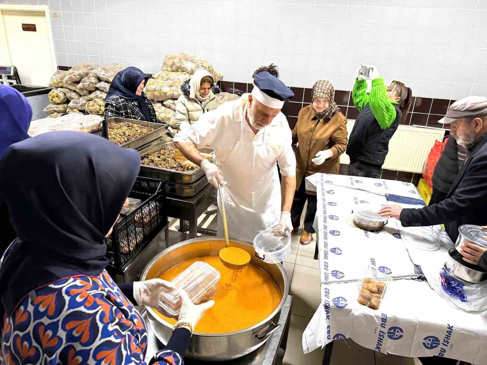 Kent Konseyi Kadın Meclisi’nden iftar dayanışması