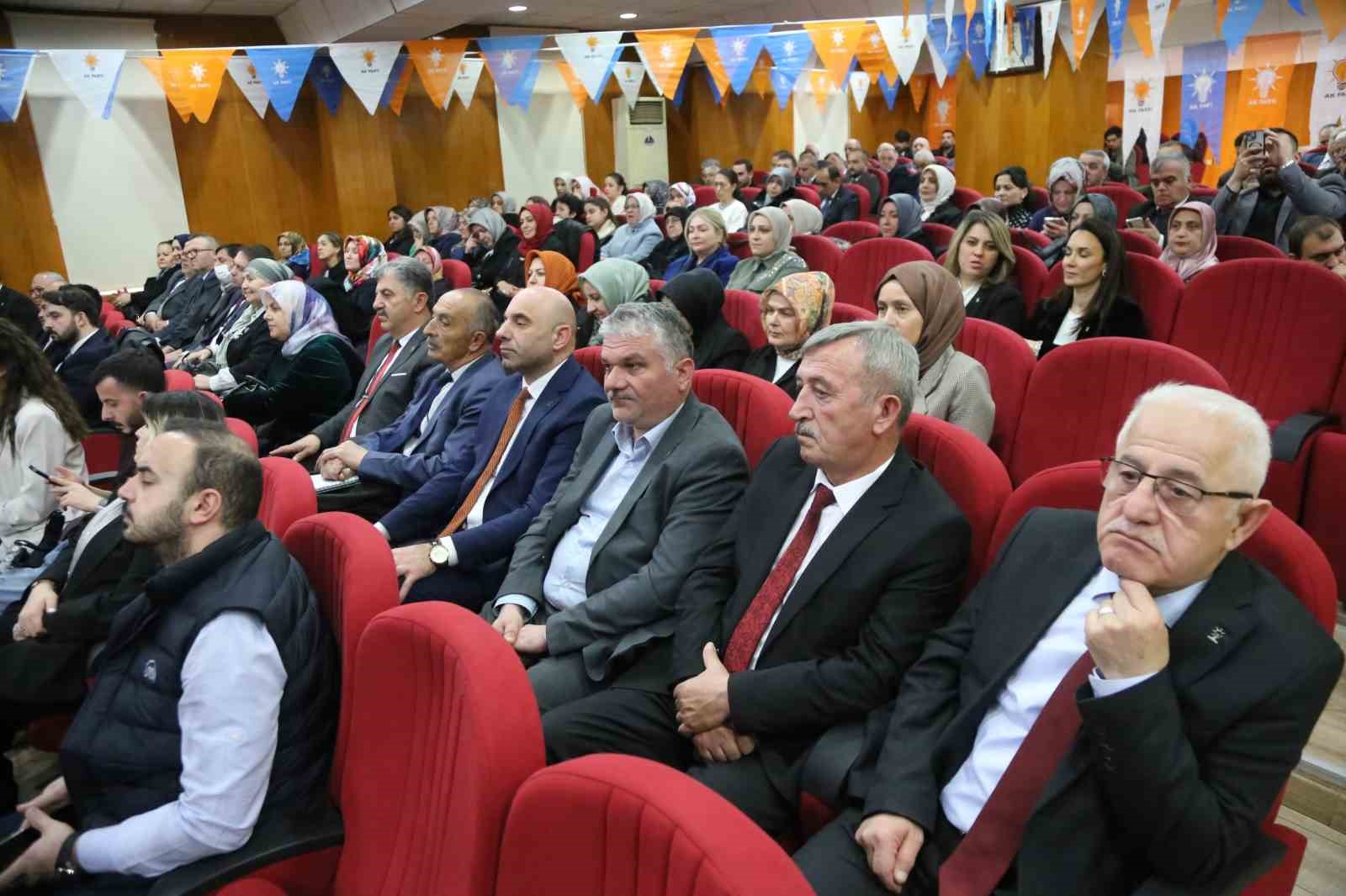 AK Parti Genel Başkanı B&uuml;y&uuml;kg&uuml;m&uuml;ş: "Verdiğimiz onca m&uuml;cadeleyle, gayemiz olan b&uuml;y&uuml;k ve g&uuml;&ccedil;l&uuml; T&uuml;rkiye&rsquo;yi inşa etmek i&ccedil;in g&uuml;&ccedil;l&uuml; bir zemin oluşturduk"
