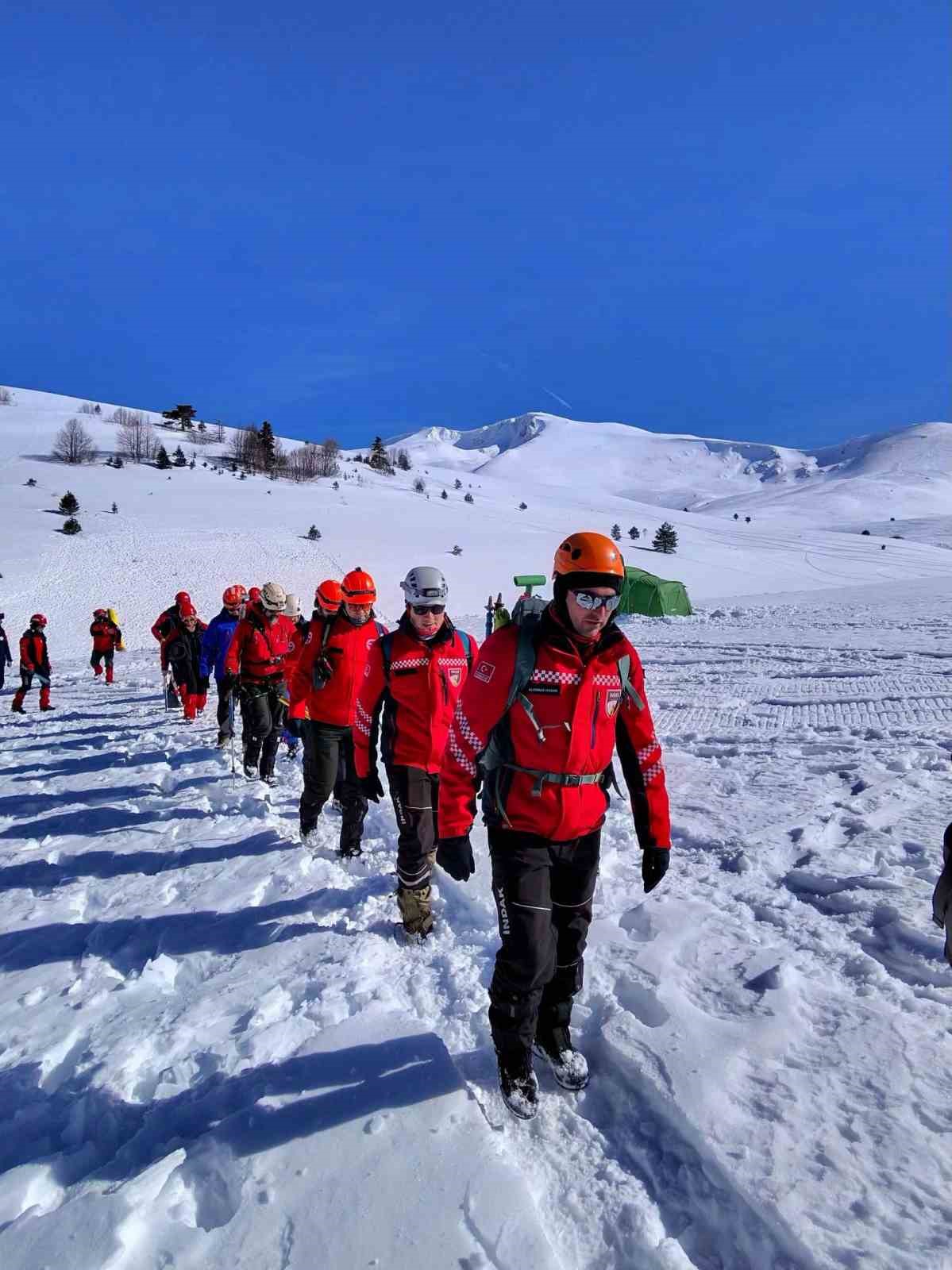 Uludağ’da nefes kesen çığ tatbikatı
