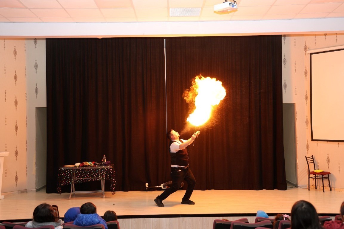 Kartepe’de çocuklar ramazan etkinliklerinde tiyatro oyunlarıyla buluştu