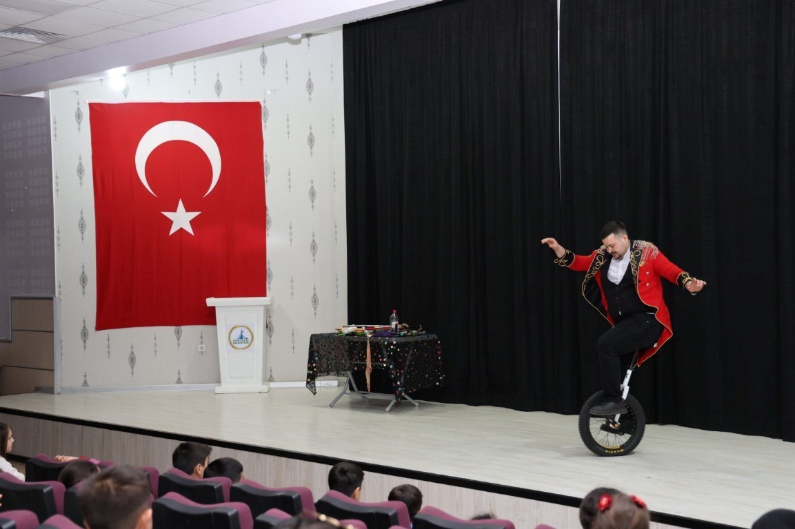 Kartepe&rsquo;de &ccedil;ocuklar ramazan etkinliklerinde tiyatro oyunlarıyla buluştu
