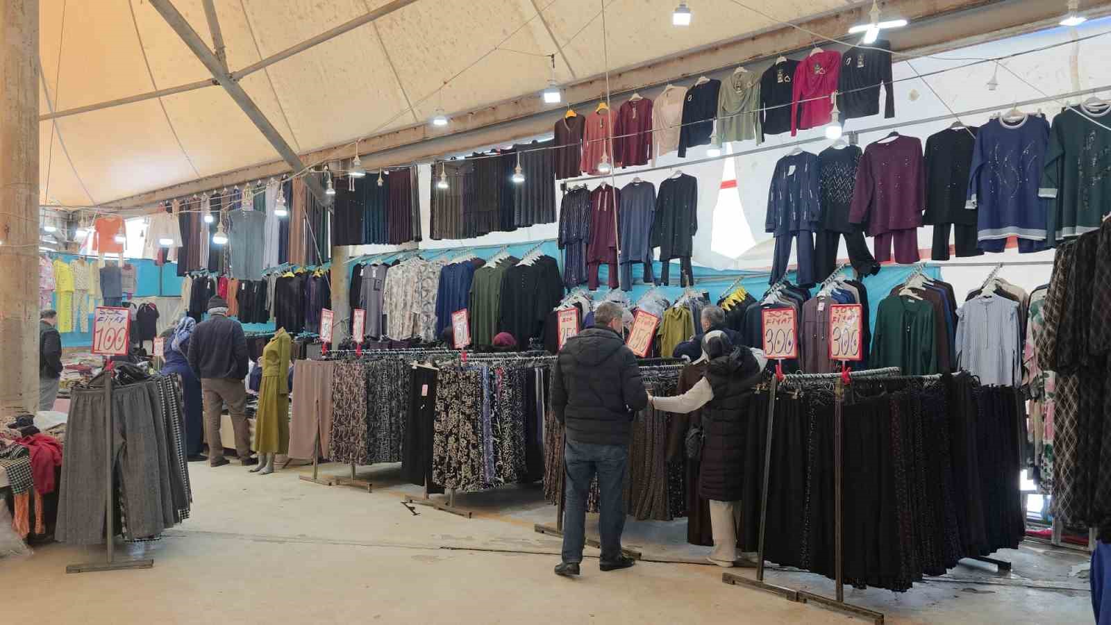 K&uuml;tahya&rsquo;da &rsquo;Bayram Pazarı&rsquo; a&ccedil;ıldı
