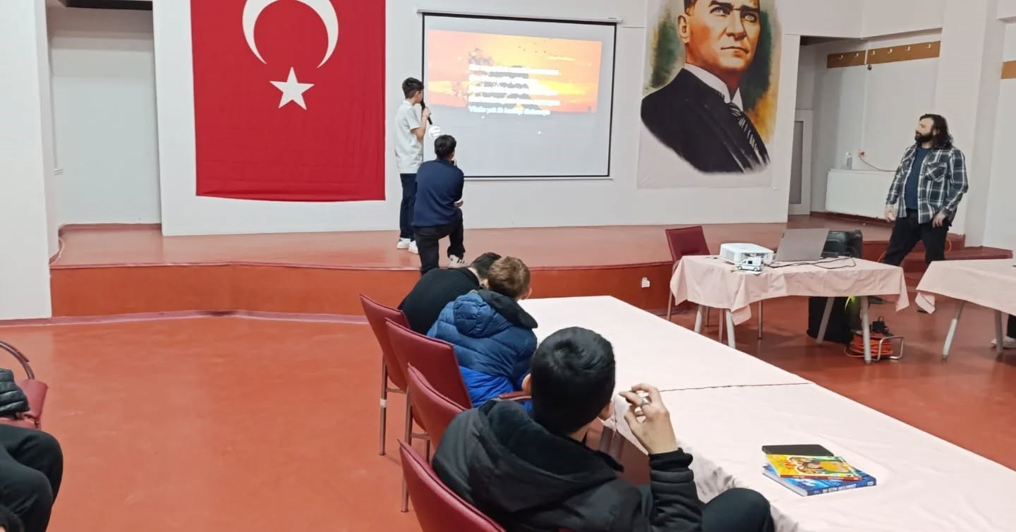 Bilecik&rsquo;te &ccedil;ocuklardan eğlenceli karaoke gecesi
