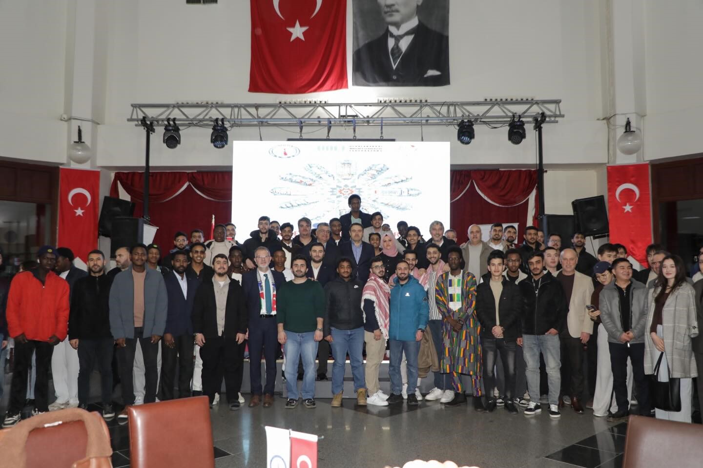 K&uuml;tahya&rsquo;daki uluslararası &ouml;ğrenciler iftarda buluştu
