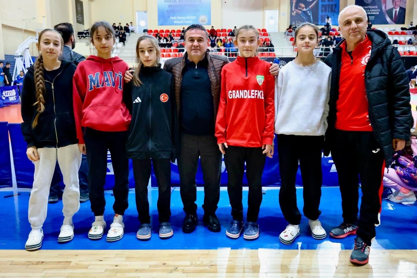 Gen&ccedil; tekvandocular Bilecik&rsquo;te madalya i&ccedil;in m&uuml;cadele ediyor
