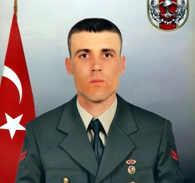 Şehit İbrahim Tetik, şehadetinin yıl d&ouml;n&uuml;m&uuml;nde dualarla anıldı
