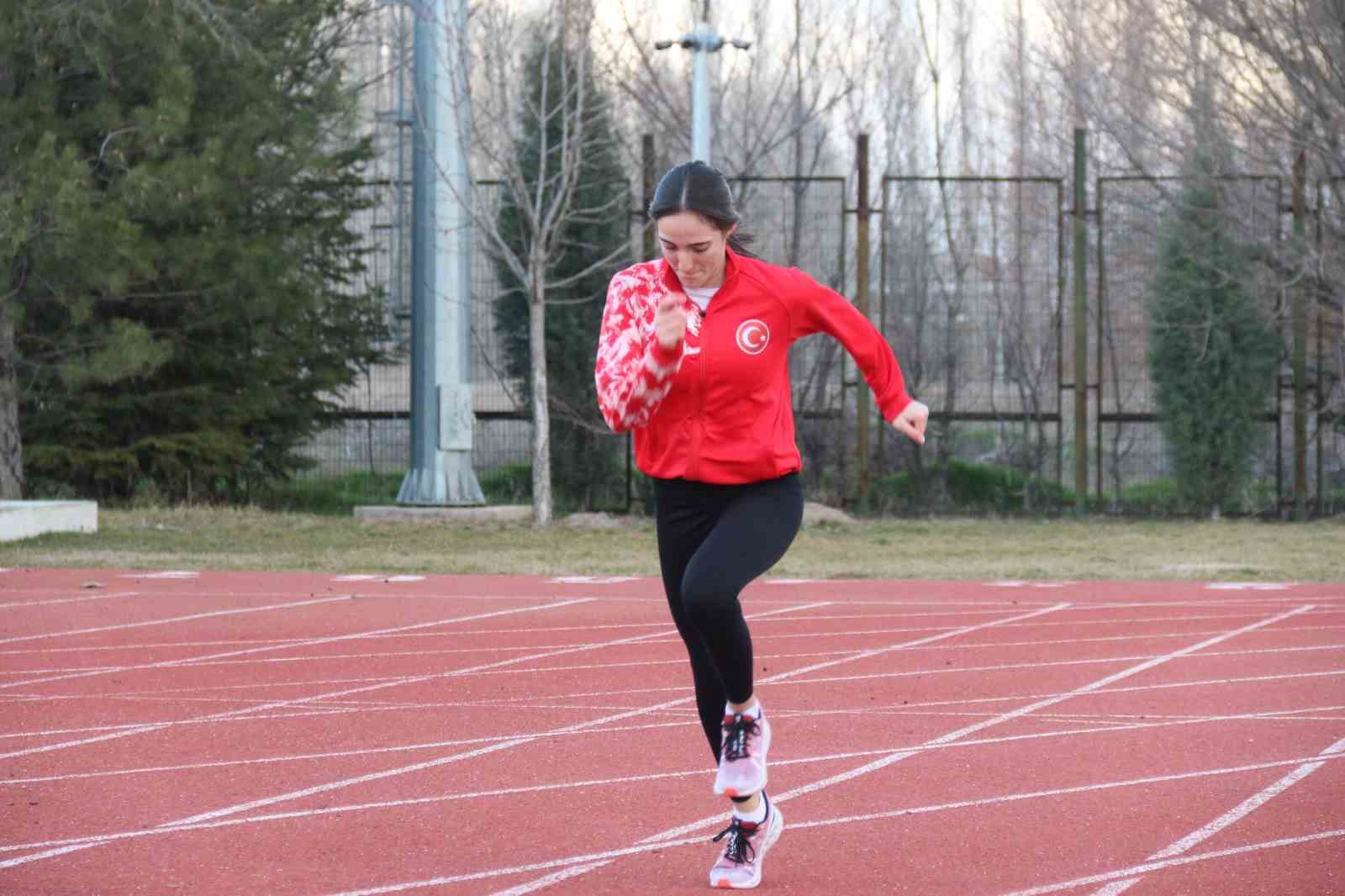30 yıl sonra ilk &lsquo;altın&rsquo; Eskişehirli sporcudan geldi
