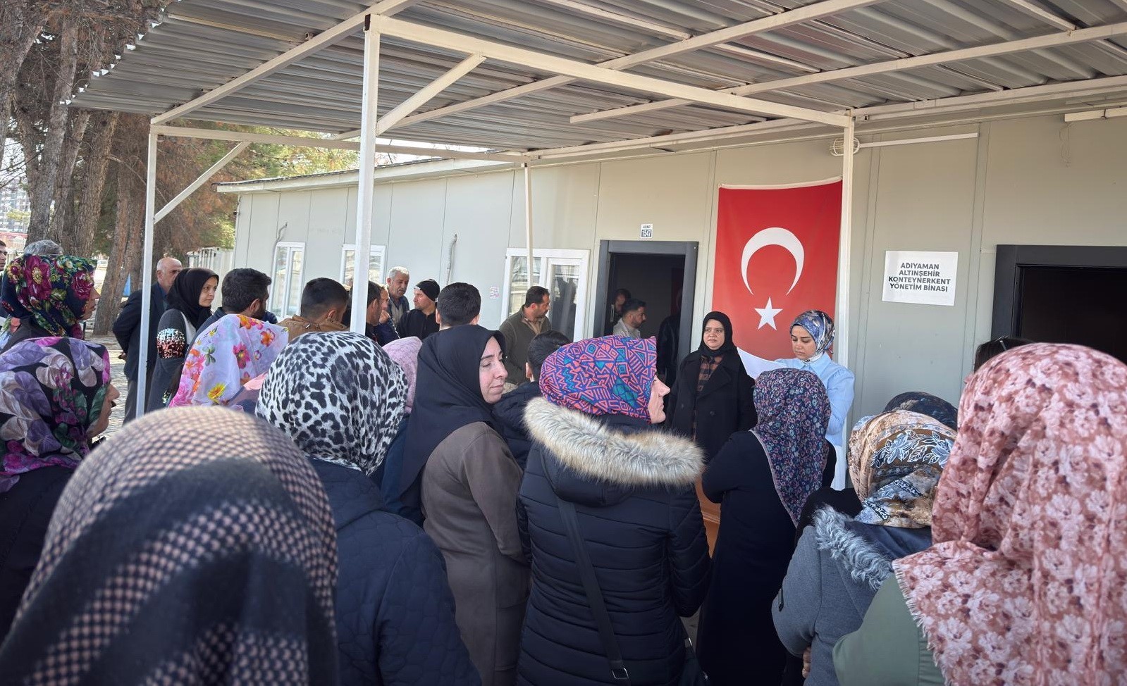 Hayırseverden binlerce aileye gıda yardımı
