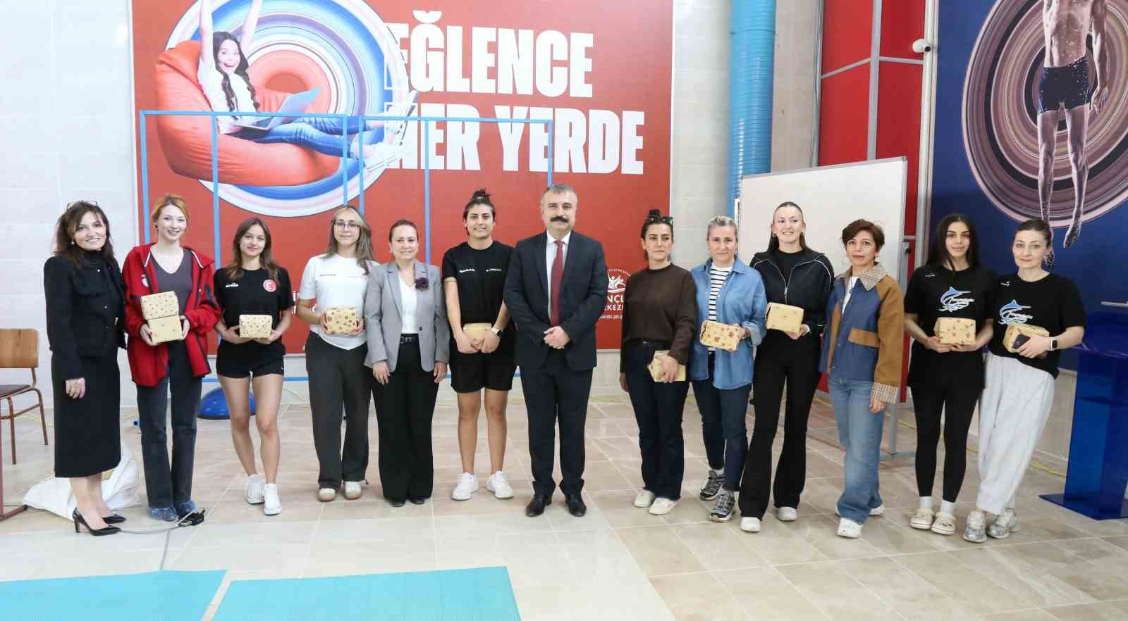 Eskişehir&rsquo;de 8 Mart D&uuml;nya Kadınlar G&uuml;n&uuml; &rsquo;Şenlik Yarışları&rsquo; ile ta&ccedil;landı
