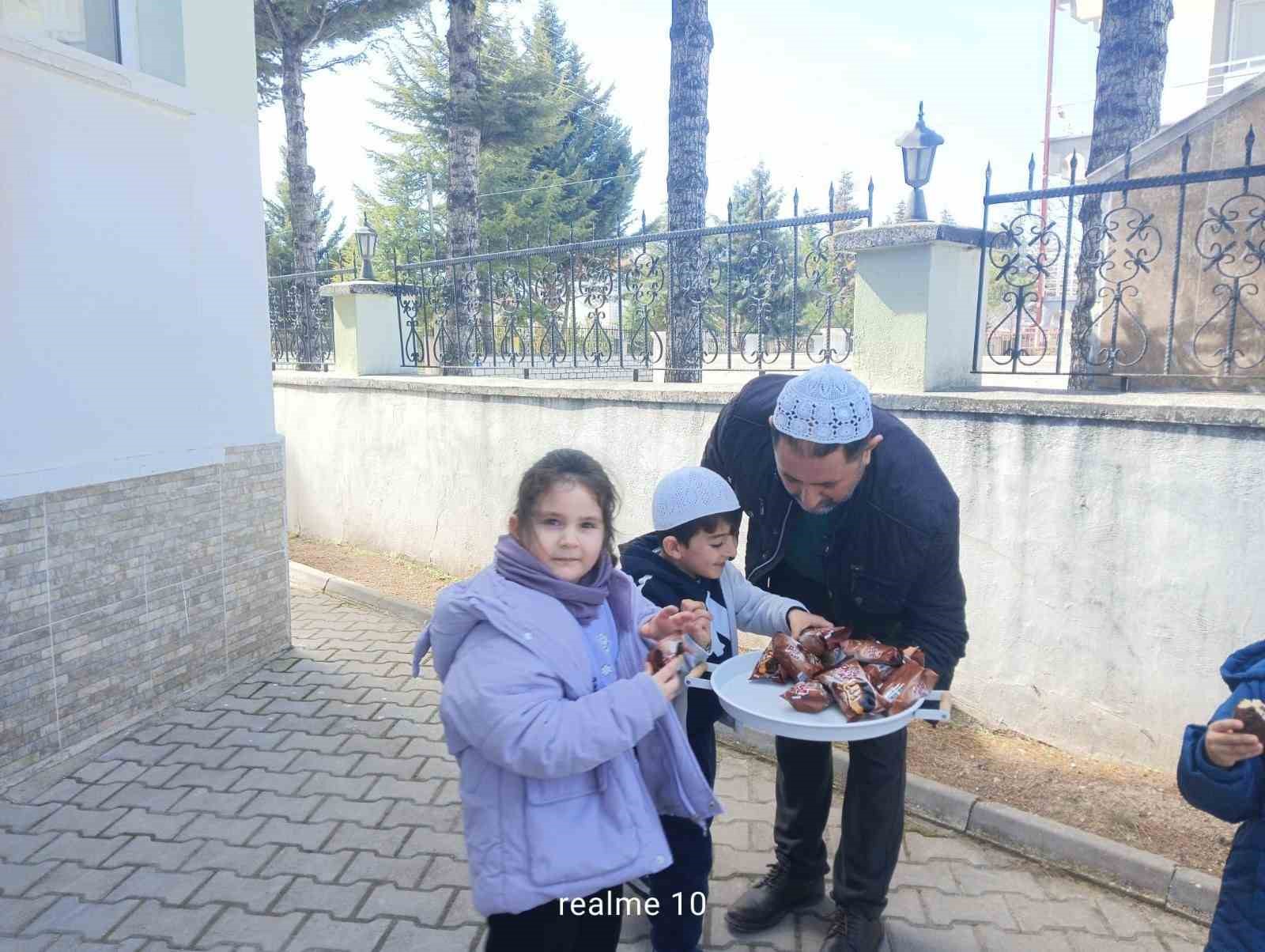 Anaokulu &ouml;ğrencileri Fatih Camii&rsquo;ni ziyaret etti

