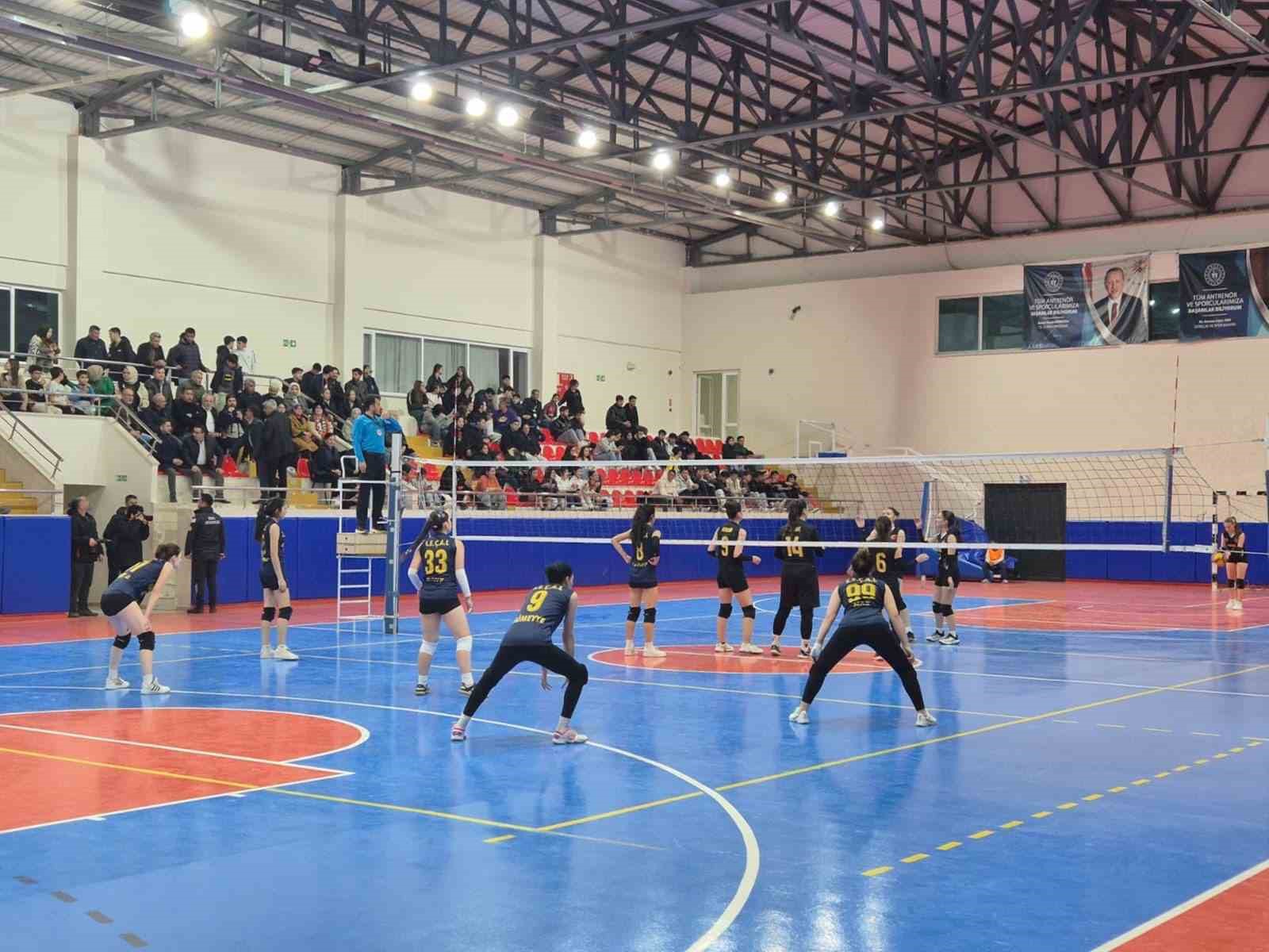 Mut’ta voleybol turnuvası düzenlendi