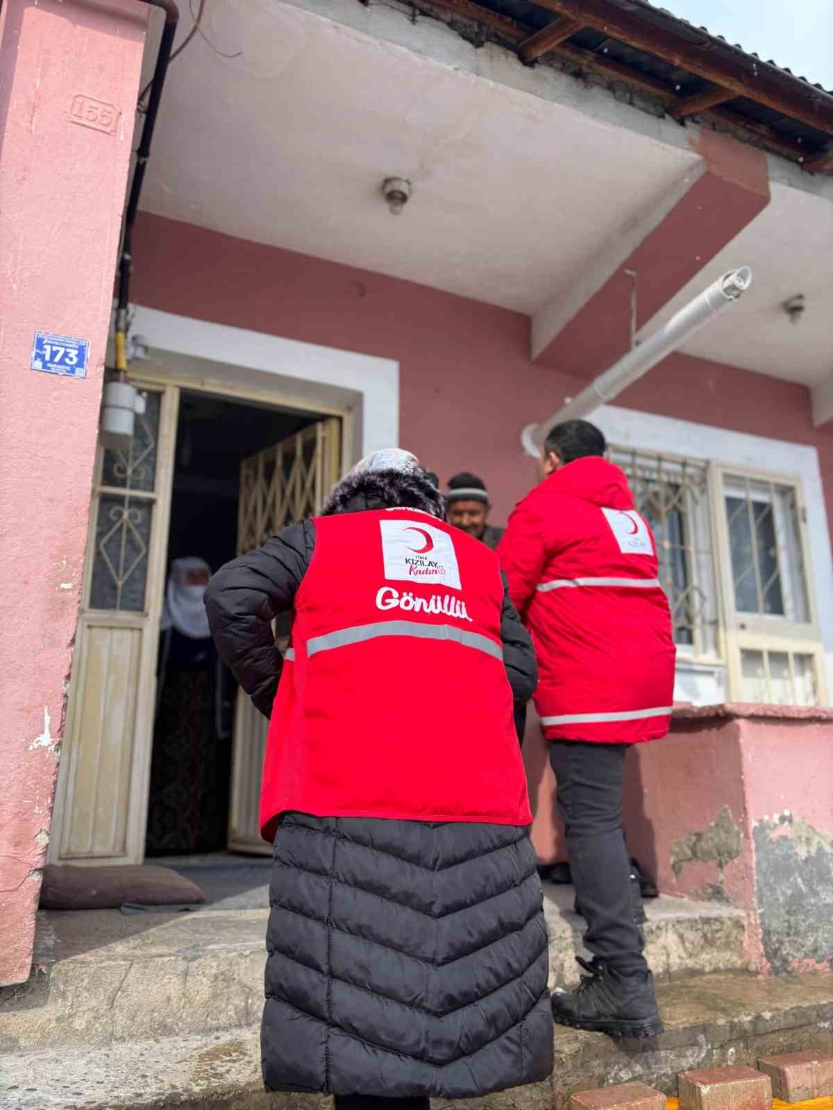 Kızılay Muradiye Şubesi&rsquo;nden 8 Mart ziyareti
