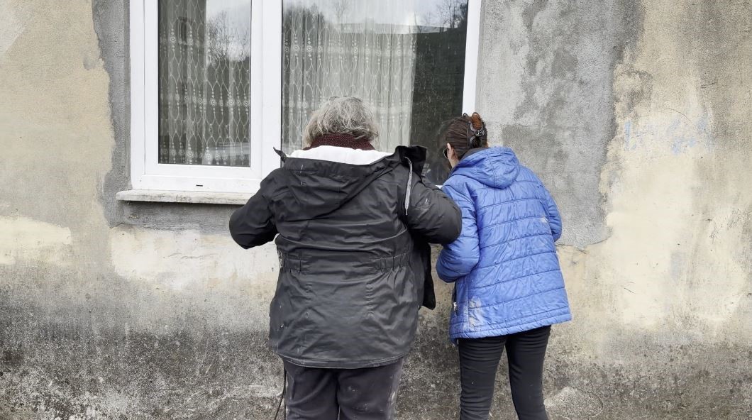 Sınır dışı edilen Rus kadının evinde 4 gündür aç olan 12 hayvan kurtarıldı
