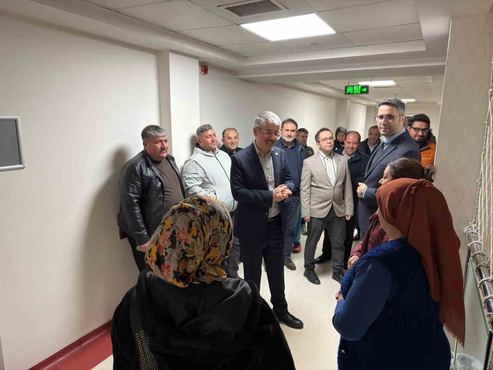 Vekil Çopuroğlu, gece yarısı hastane ziyareti yaptı