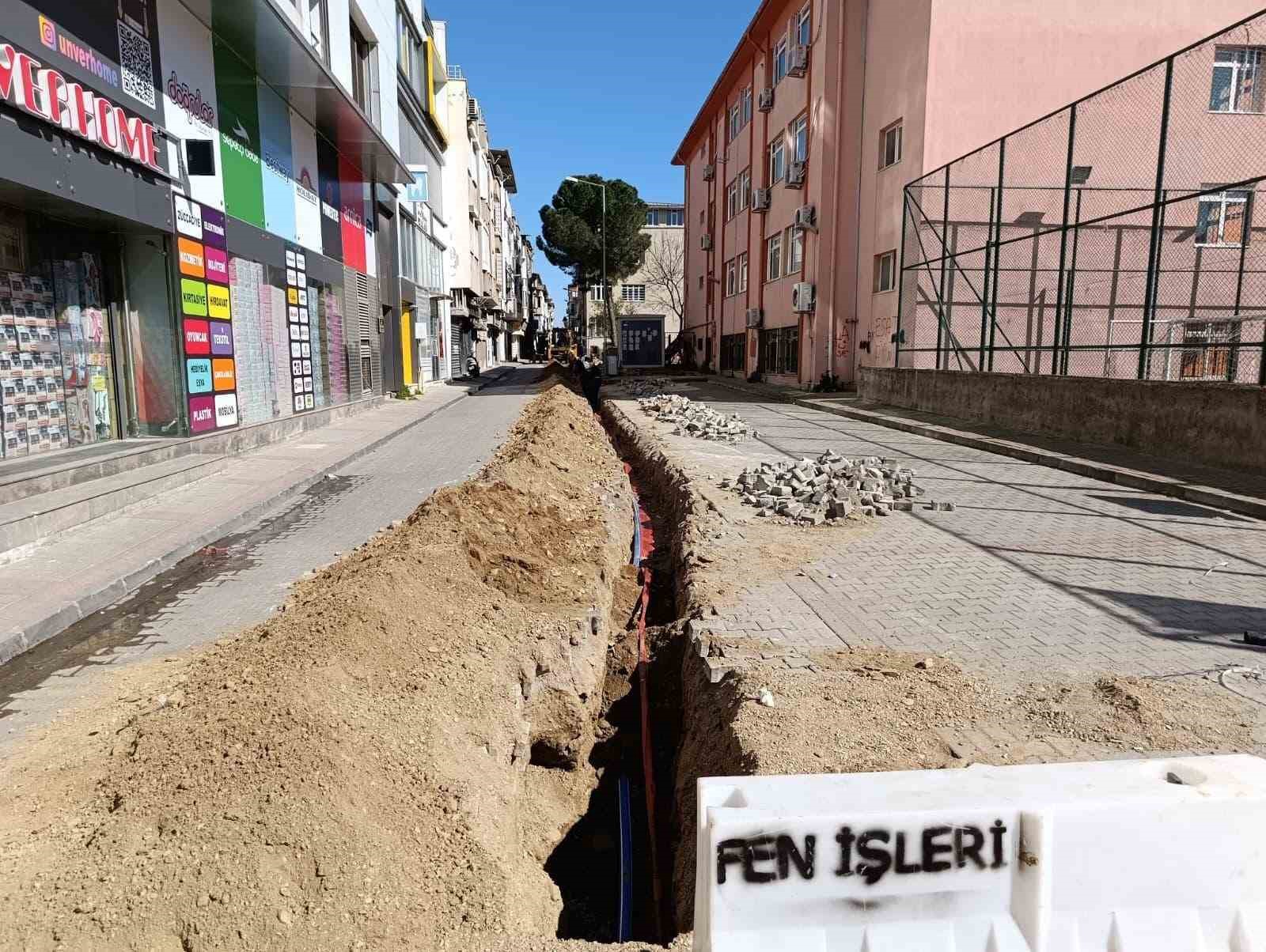 Nazilli’nin 50 yıllık iyi su hattı yenilendi