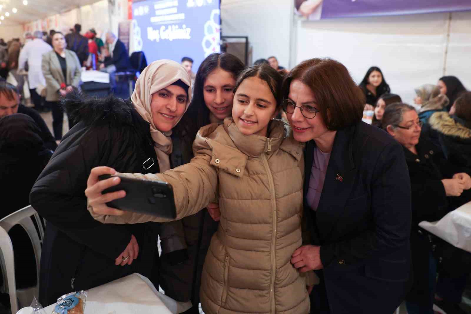 Başkan K&ouml;ymen, Maltepelilerle iftar sofrasında buluştu
