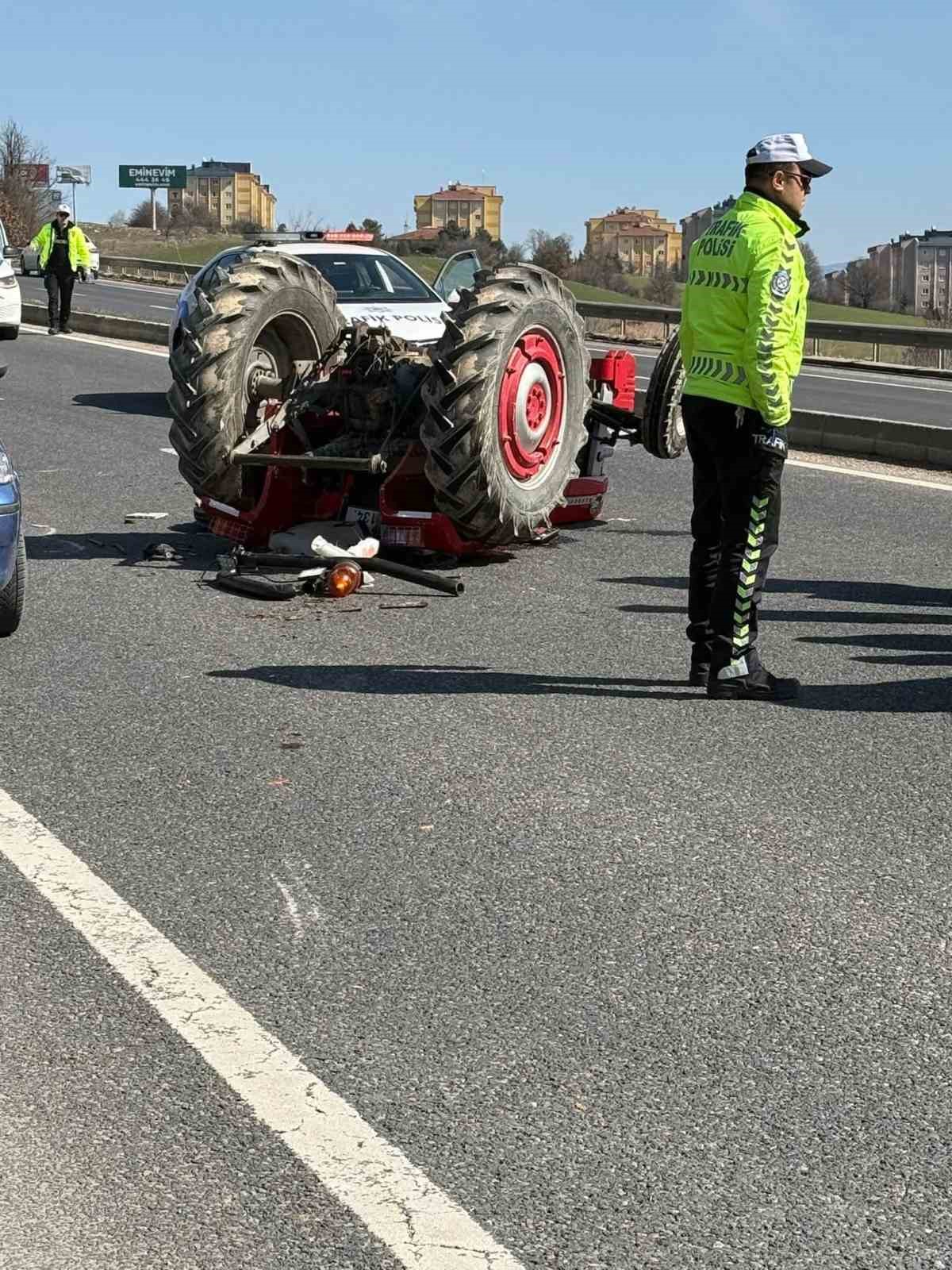 Bolu’da traktör devrildi: 1 yaralı
