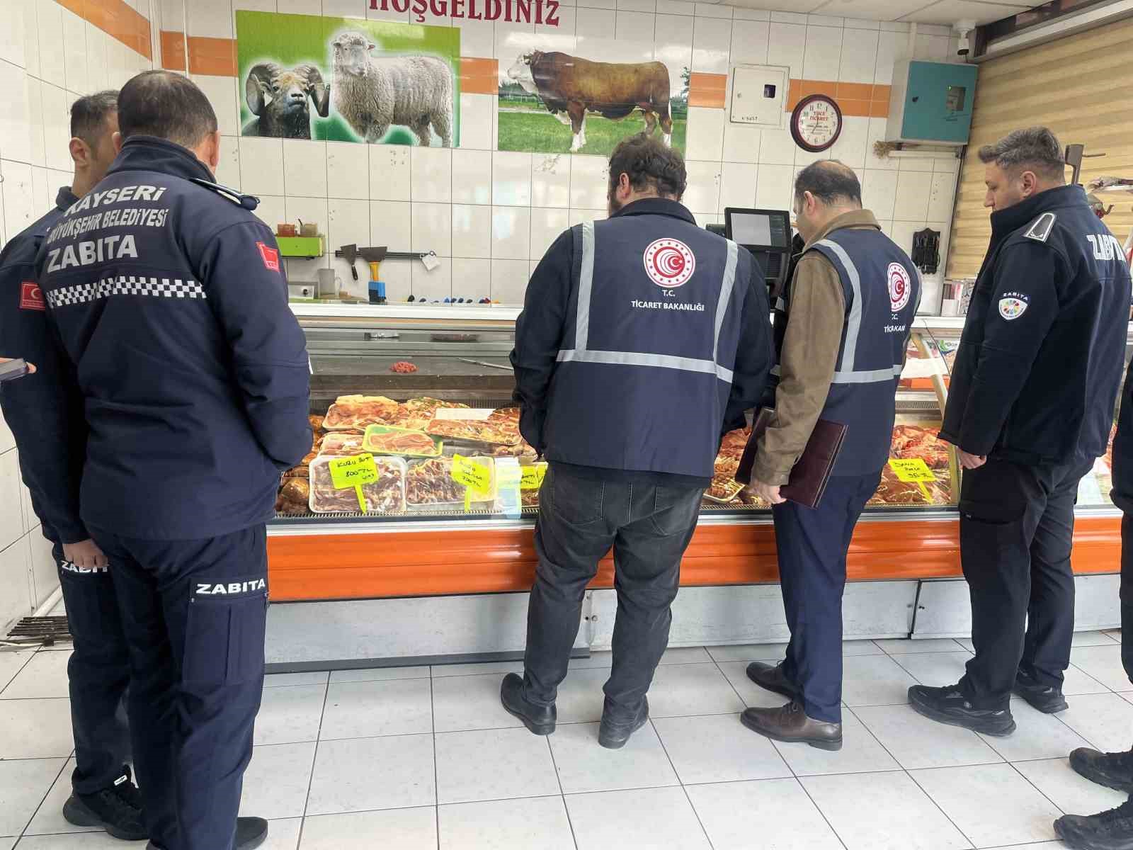 Zabıta, Ramazan denetimlerine kasaplarda devam etti
