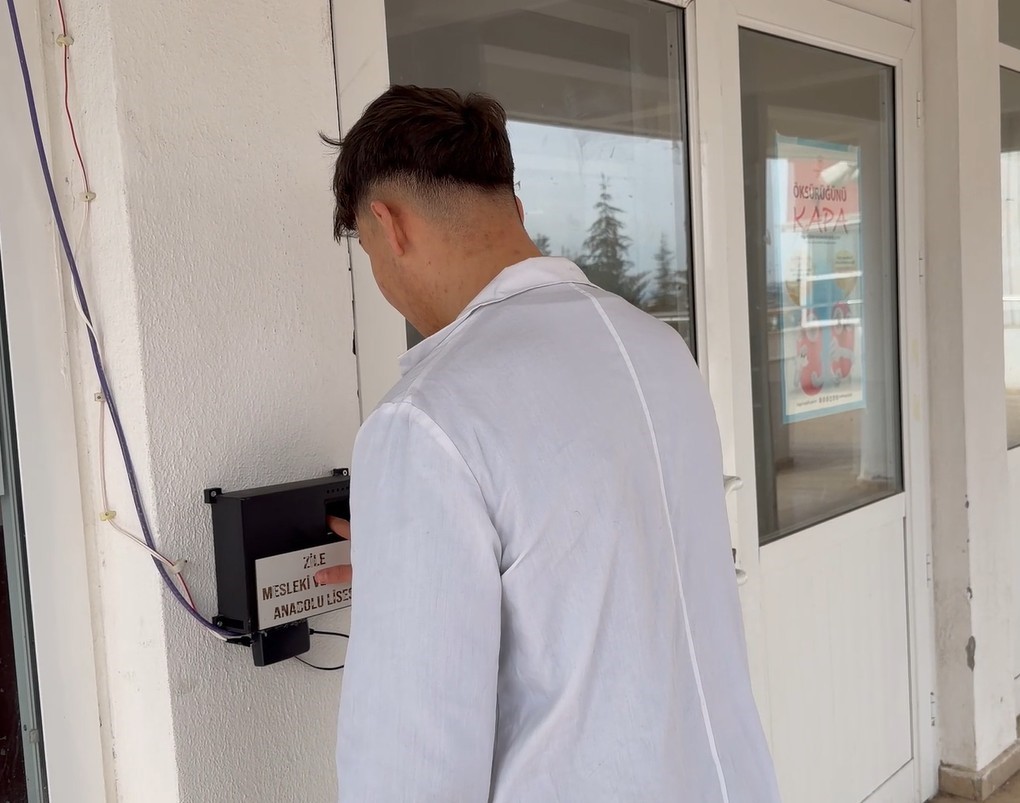 Tokat&rsquo;ta yerli parmak izi sistemiyle sınıf yoklaması dijital ortama taşındı
