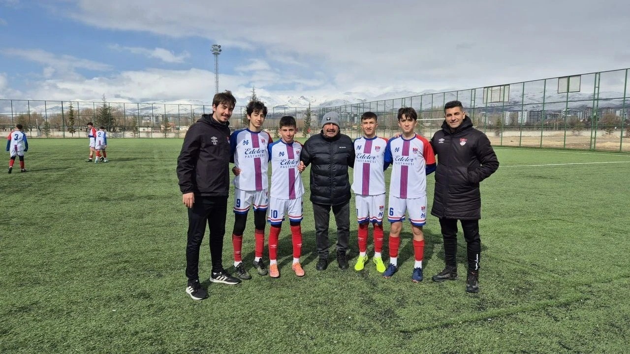 Niğdeli sporculardan milli takım yolunda b&uuml;y&uuml;k başarı
