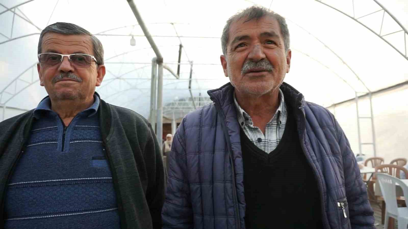 Bu k&ouml;yde herkes aynı sofrada iftar yapıyor
