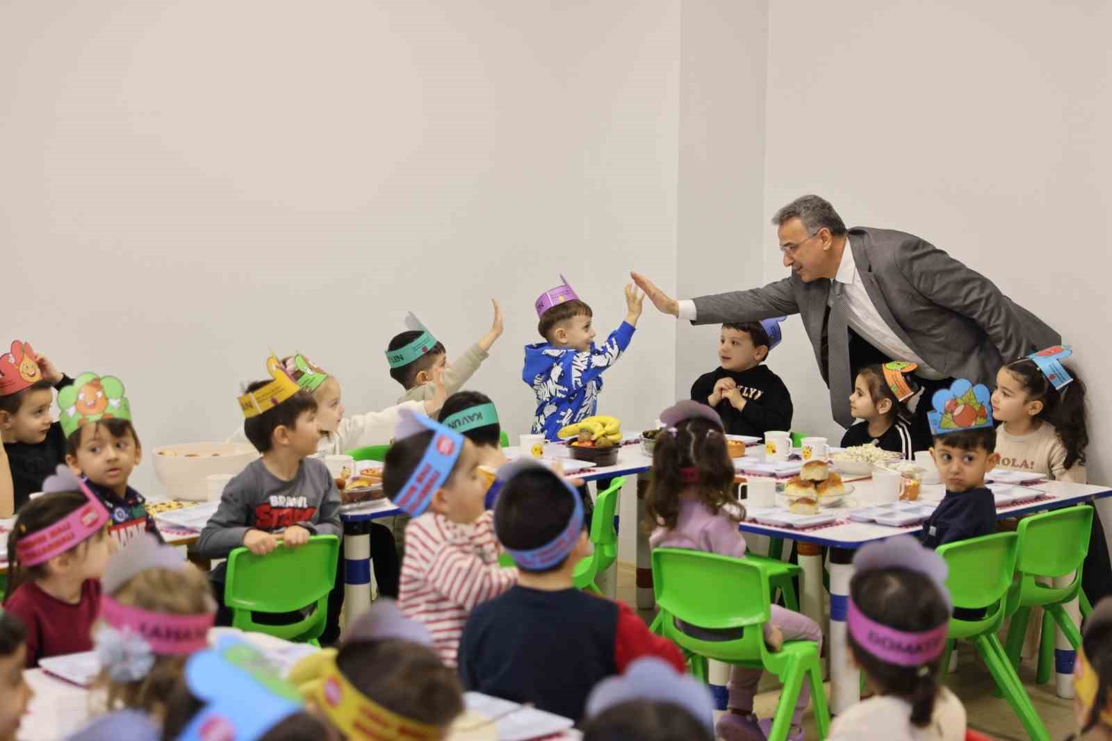 Başkan Kurnaz: "İlkadım&rsquo;da 7&rsquo;den 77&rsquo;ye t&uuml;m vatandaşların yanındayız"
