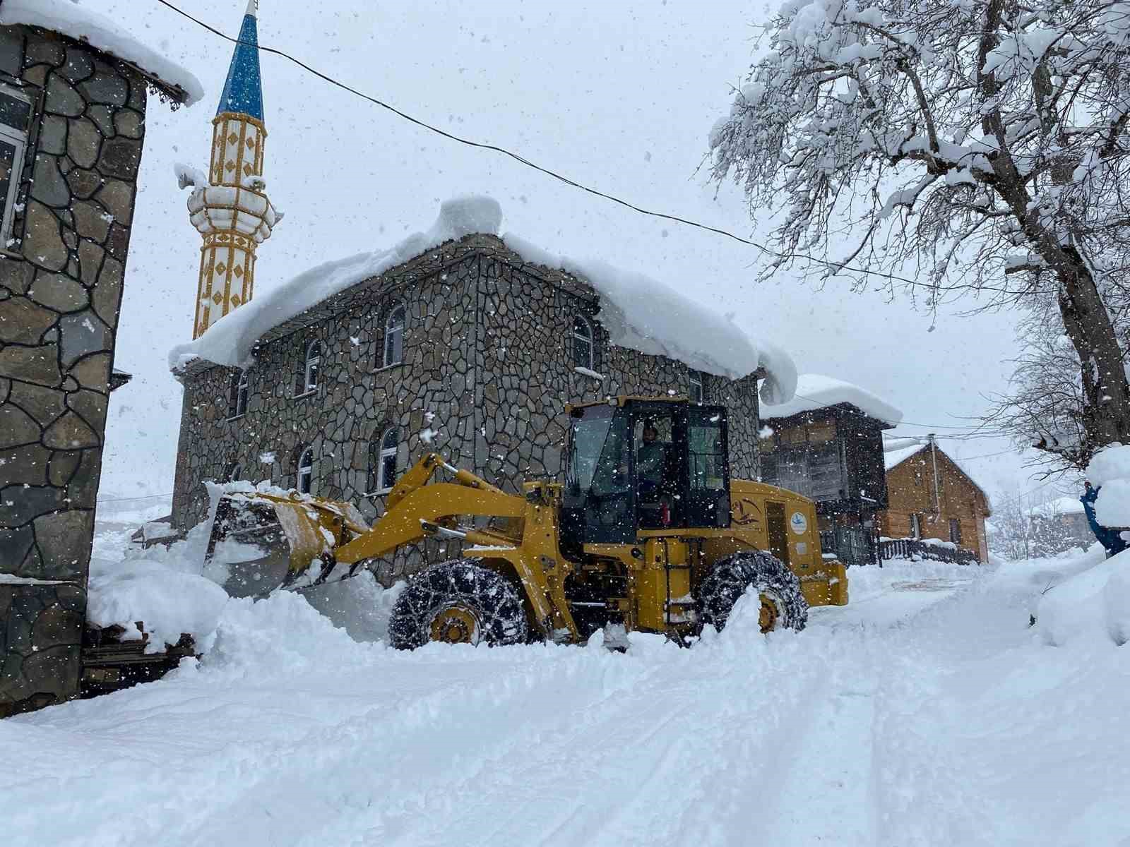 Rize&rsquo;de 21 k&ouml;y yolu kar nedeniyle ulaşıma kapalı bulunuyor
