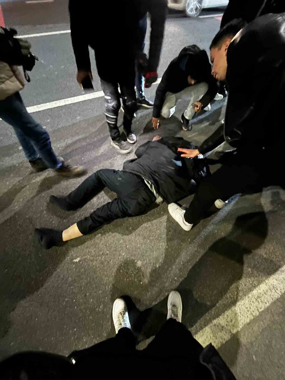 Yaya geçidinde otomobilin çarptığı yaşlı adam hayat mücadelesi veriyor