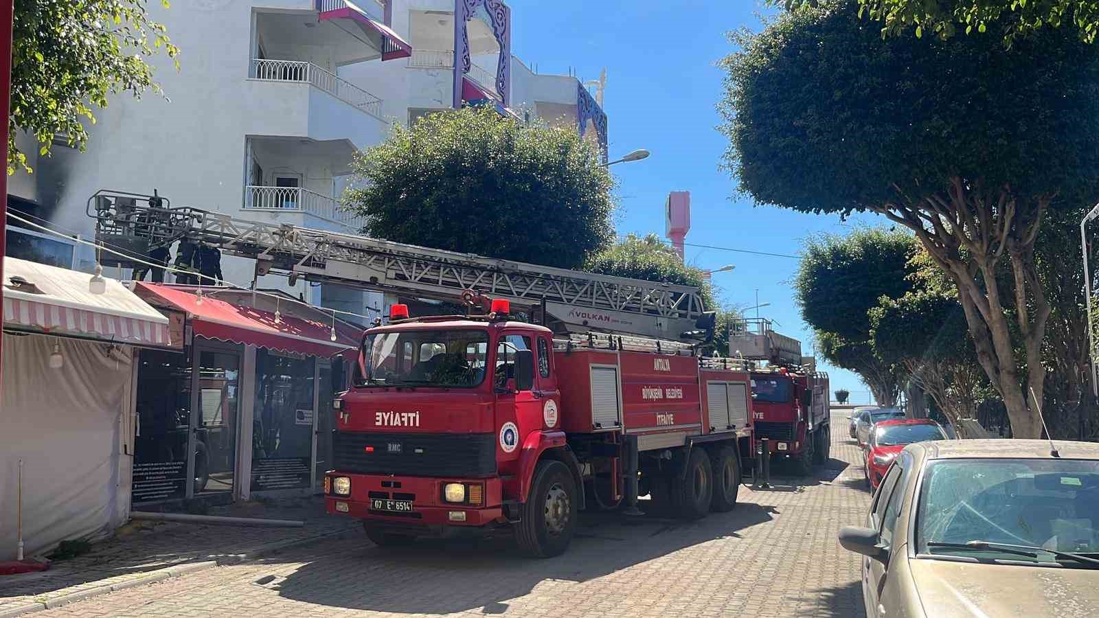 Alanya&rsquo;da otelin kazan dairesinde &ccedil;ıkan yangın korkuttu
