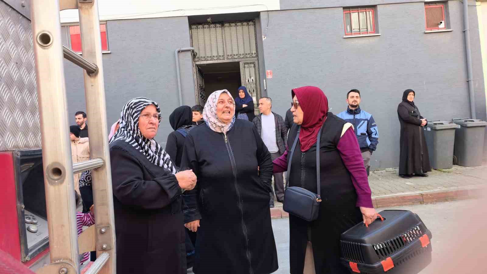 Bursa&rsquo;da iftar hazırlığı sırasında &ccedil;ıkan yangın paniğe neden oldu
