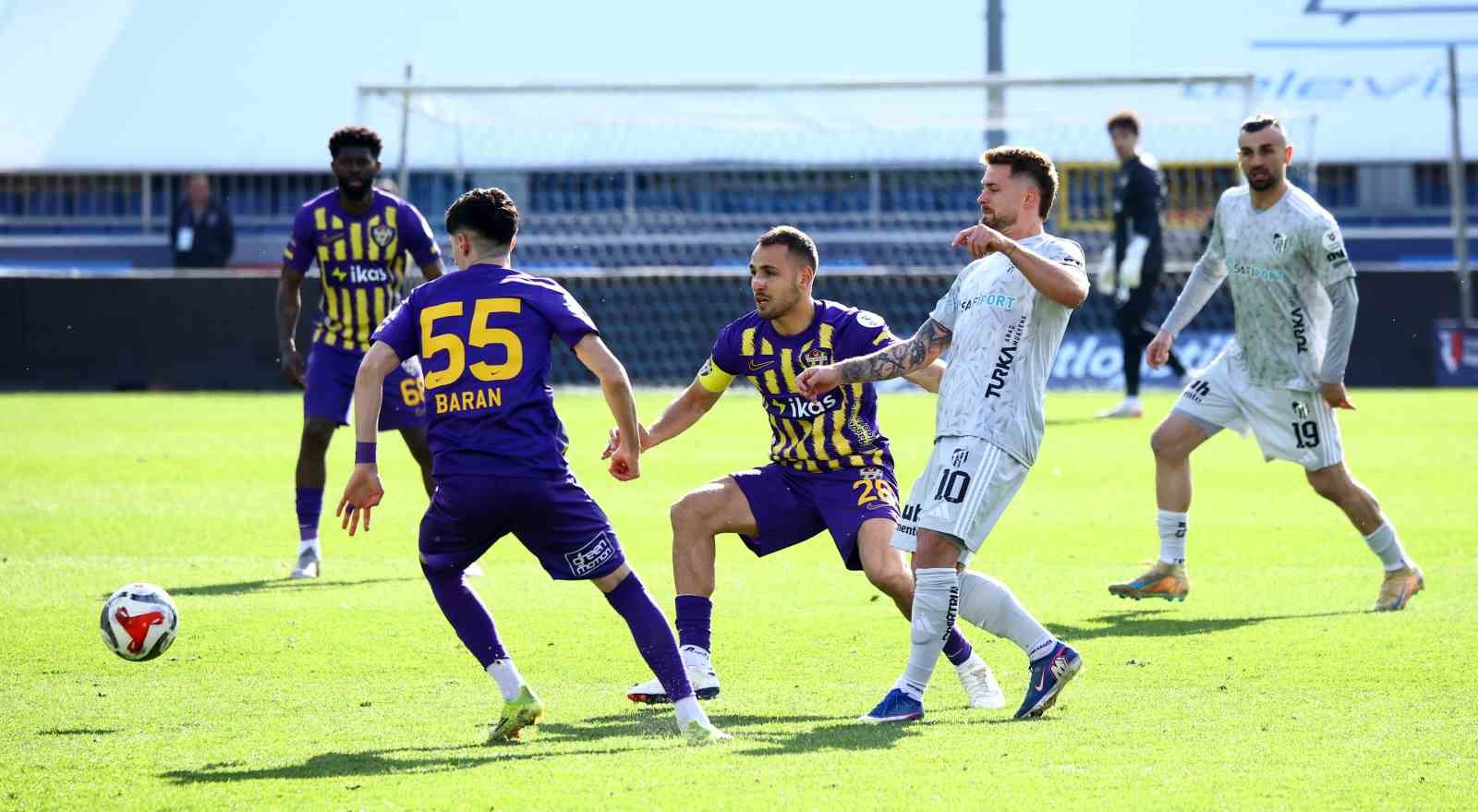 Trendyol S&uuml;per Lig: Ey&uuml;pspor: 0 - Kocaelispor: 1 (Ma&ccedil; devam ediyor)
