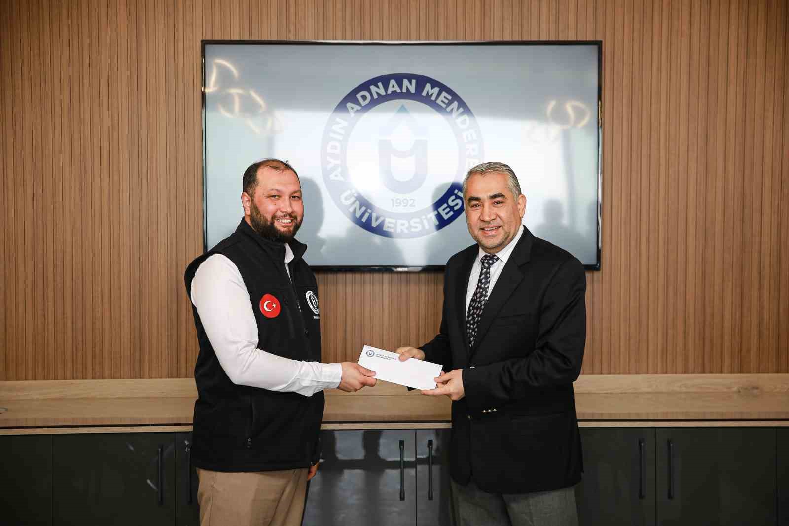 AD&Uuml; İktisadi İşletme M&uuml;d&uuml;rl&uuml;ğ&uuml; personeline Ramazan Ayı dolayısıyla alışveriş kartı verildi
