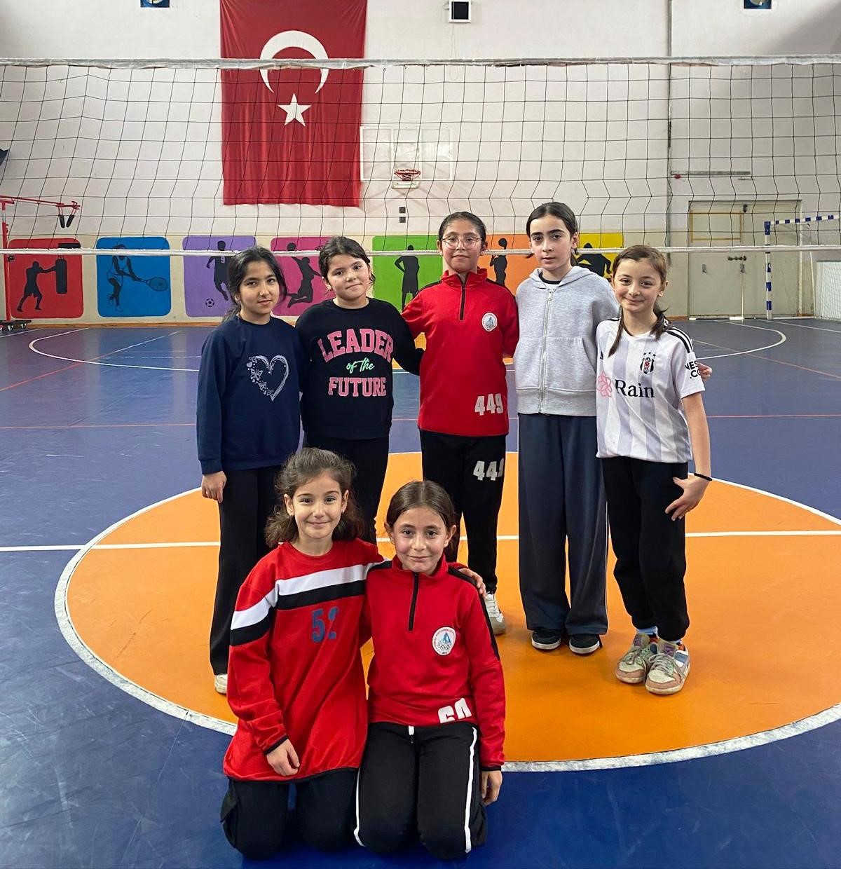 K&ouml;rfez&rsquo;de &ccedil;ocuklar spor akademisinde yeteneklerini keşfediyor
