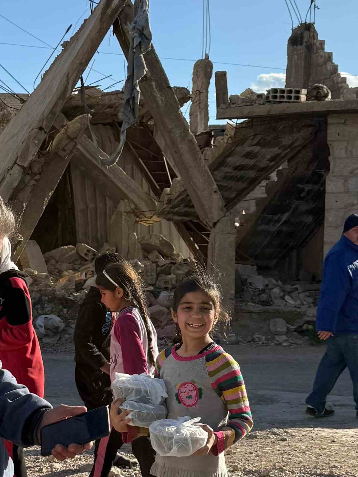 Kardeş şehir Şam&rsquo;da iftar sofraları kuruldu
