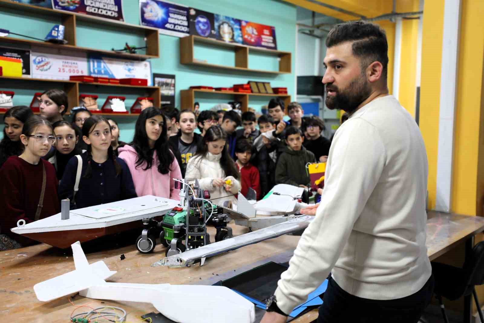 Ortaokul &ouml;ğrencileri &uuml;niversite ortamını yakından tanıdı
