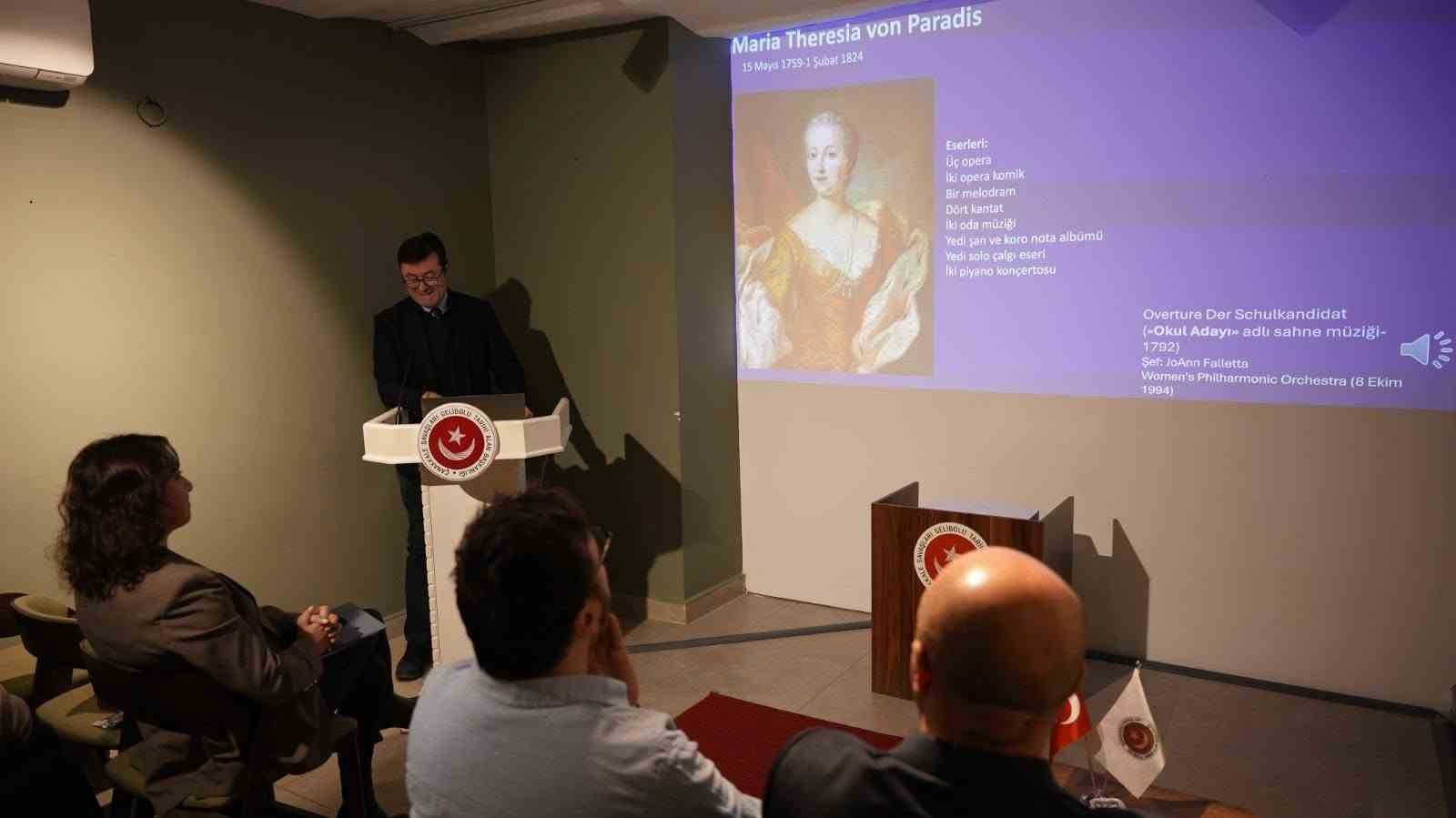 &Ccedil;anakkale&rsquo;de "Savaşın G&ouml;lgesinde Kadın" Paneli D&uuml;zenlendi
