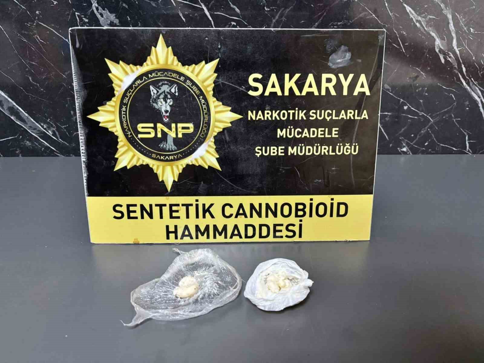 Sakarya’da iki ilçede zehir taciri operasyonu: 2 tutuklama