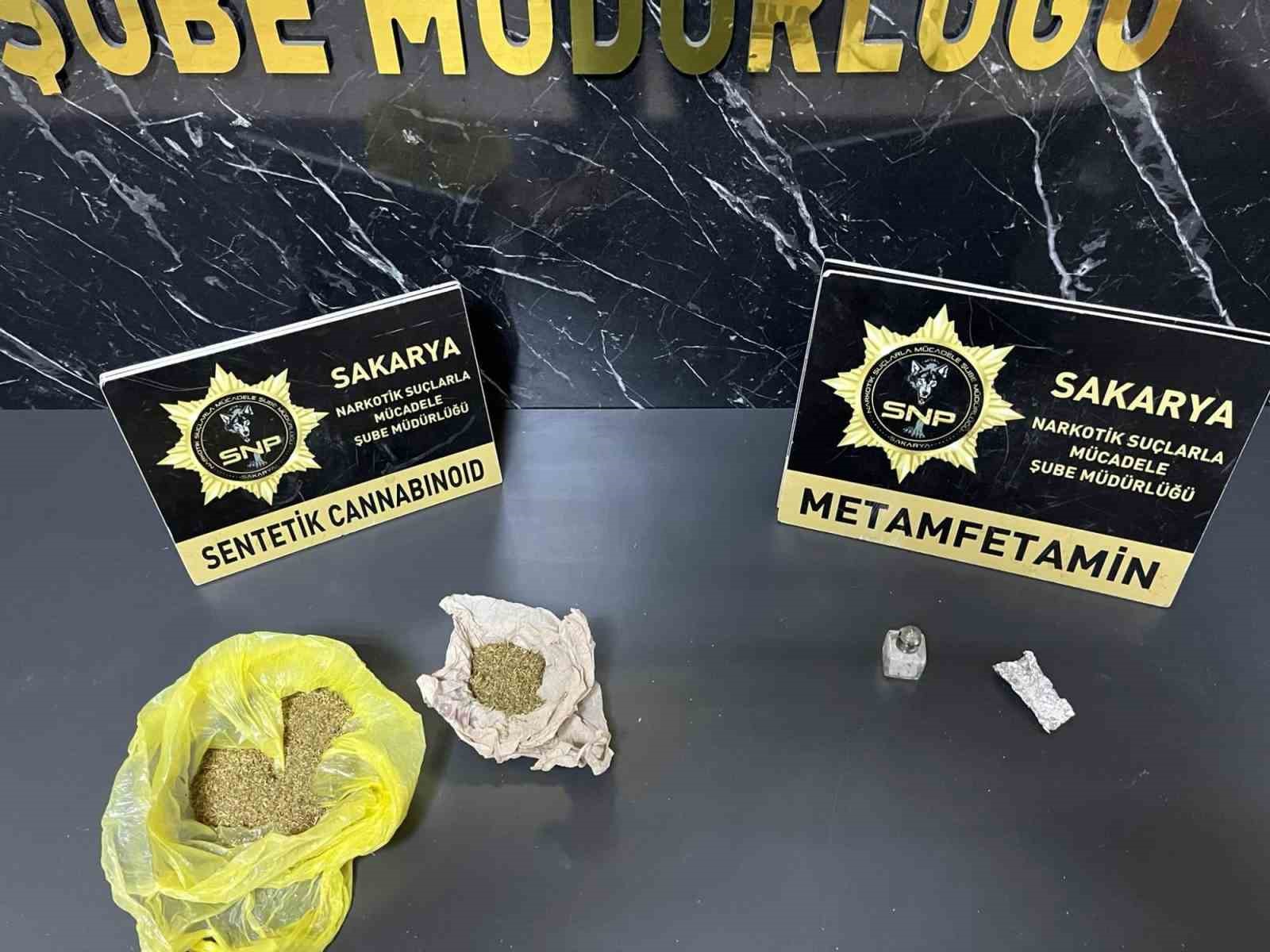 Sakarya&rsquo;da iki il&ccedil;ede zehir taciri operasyonu: 2 tutuklama
