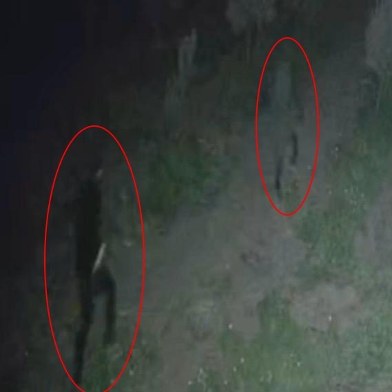 Evinden &ccedil;ıkan ş&uuml;phelileri kovalayan gen&ccedil; vurularak &ouml;ld&uuml;r&uuml;ld&uuml;
