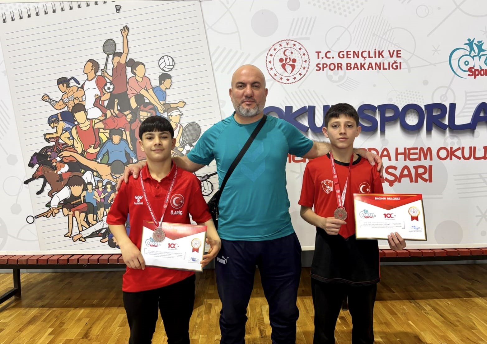 Yunusemreli yıldız g&uuml;reş&ccedil;ilerden iki bronz madalya
