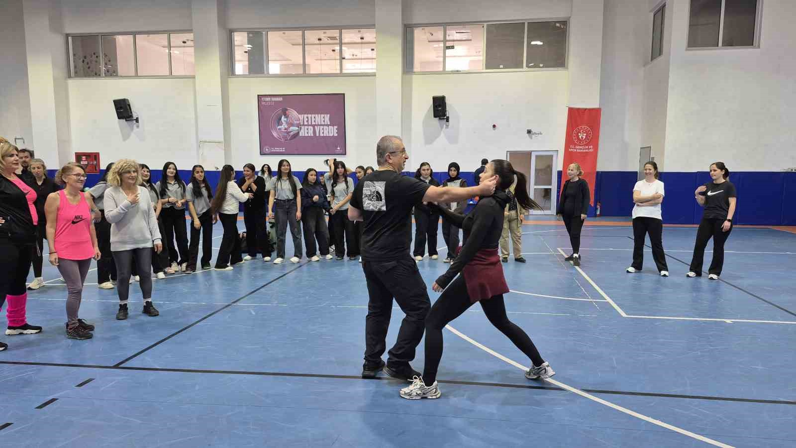 Bodrum’da kadınlara savunma eğitimi: "4 hareket bile hayat kurtarabilir"