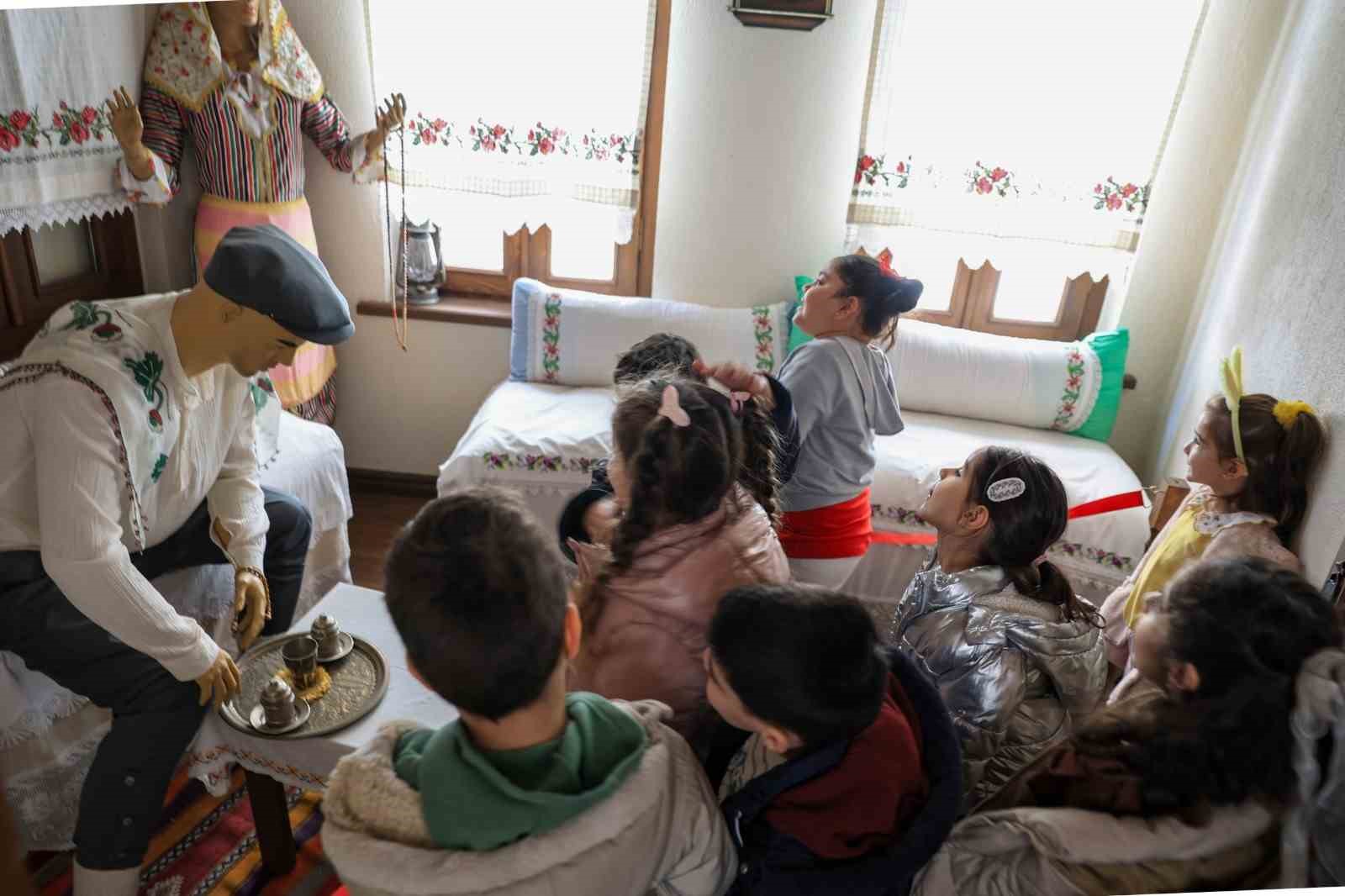 Gündüz Bakımevi öğrencileri Aydın’ın tarih yolculuğuna çıktı