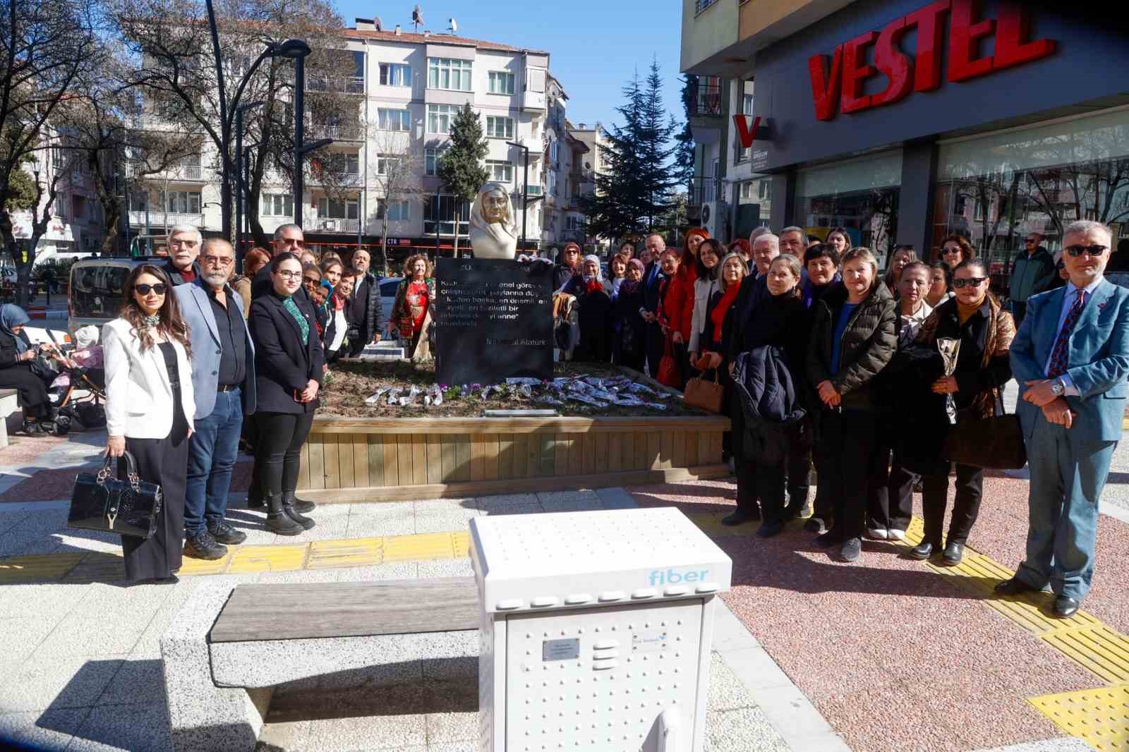 Başkan Yalım ve ekibi tüm gün çeşitli etkinliklerde vatandaşla bir araya geldi