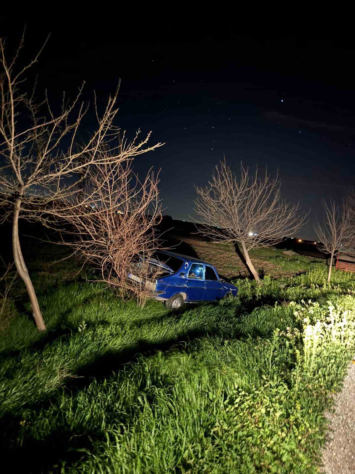 Polisten ka&ccedil;an ara&ccedil; kaza yaptı: 3 kişi tutuklandı
